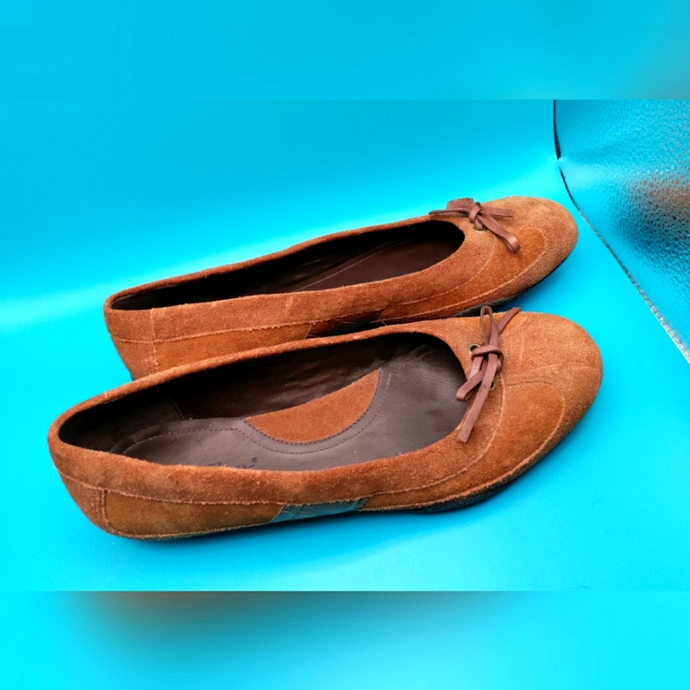 Eddie Bauer suede ballet flats, brown size 7. Leather dress shoes.